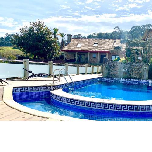 VILLA RAICES. Agradable casa con piscina