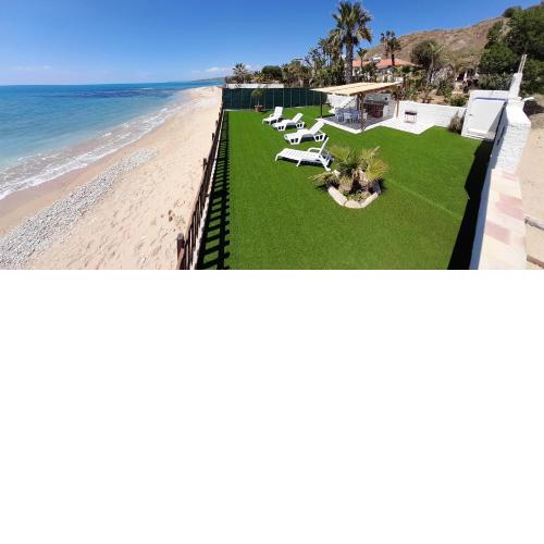 Villa Regina del Mare - sulla spiaggia - top solarium