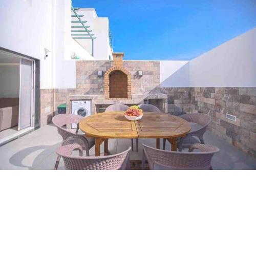 Villa Renata with private heated pool and hot tub