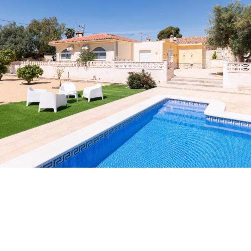 Villa Reyets 4 bed 3 bath