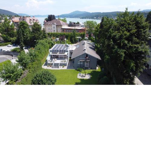 Villa right in the center Velden, private parking