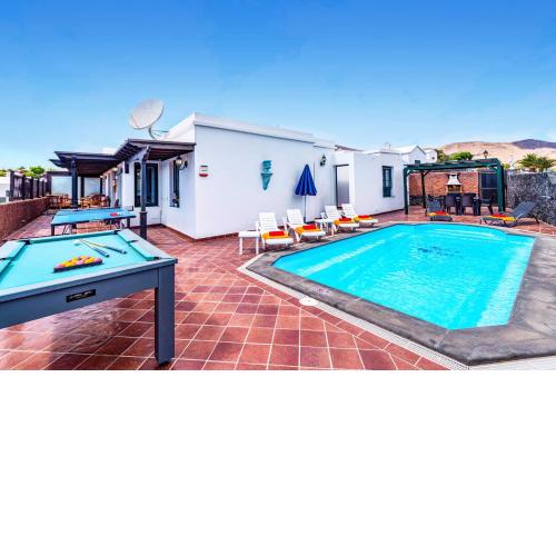 Villa Roca Negra by Villa Plus