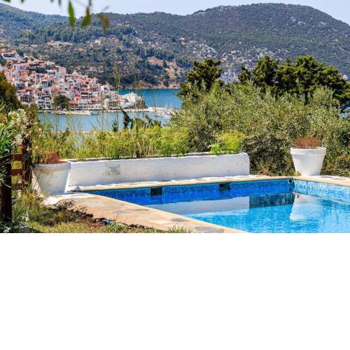 Villa Rodia with swimming pool on Skopelos Island