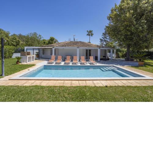 Villa Romeo 454