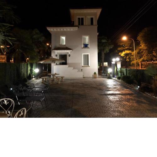 Villa Rosa bella