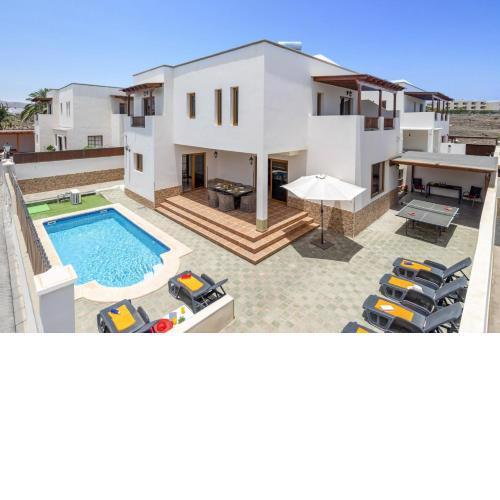 Villa Salinas by Villa Plus
