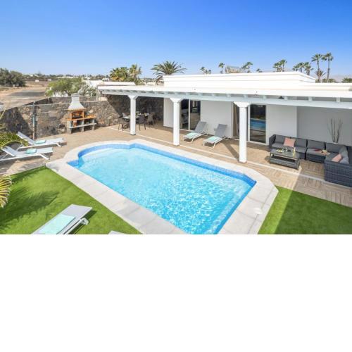 Villa Santana by Villa Plus