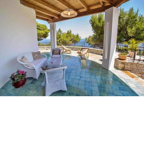 Villa Scarnera by BarbarHouse