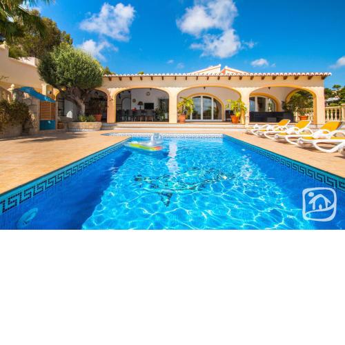 Villa Serenidad by Abahana Villas