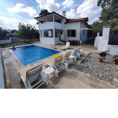 Villa Serenity with private pool and large garden.