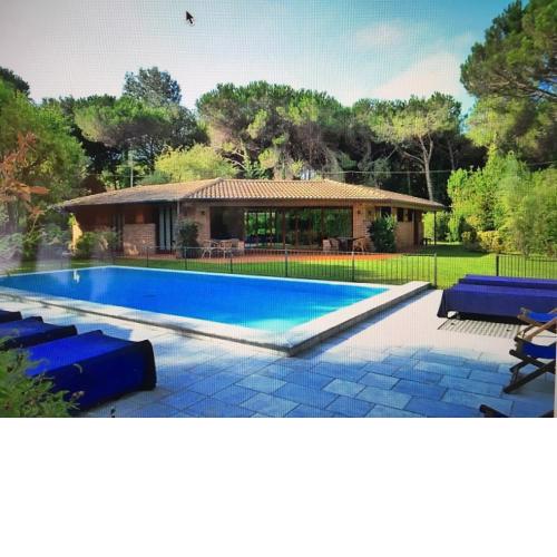 Villa Sibel con piscina in Versilia