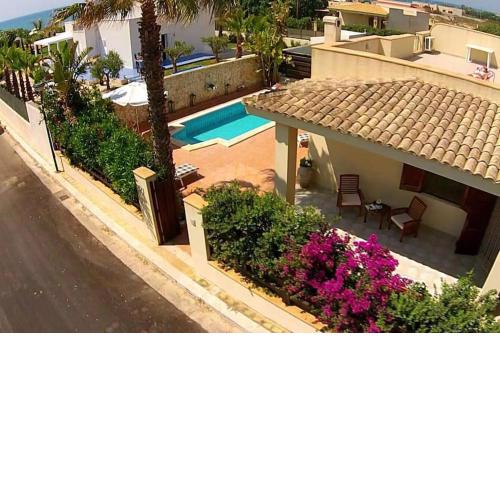 Villa Sicilypool with exclusive private pool 50m from the beach