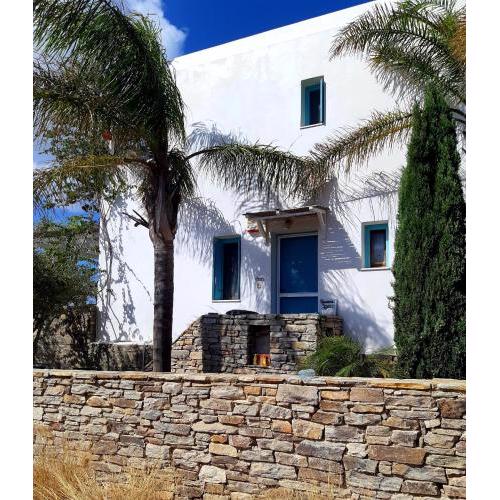 Villa Sofi in Saint George Antiparos (pool&sea)