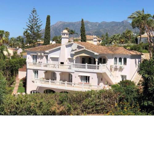 Villa Sol y Mar Marbella ideal for groups of families or golfers