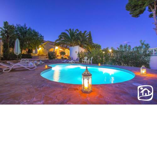 Villa Sol y Sombra by Abahana Villas