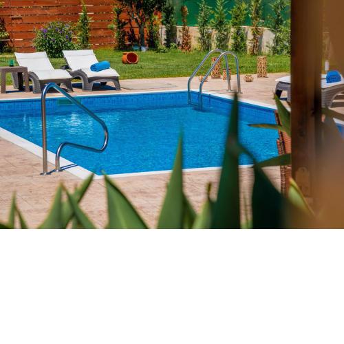 Villa Sophie - Sunny Retreat!