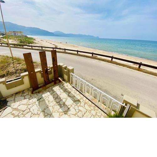 Villa Sorrentino- sulla spiaggia, vista mare, aria c.