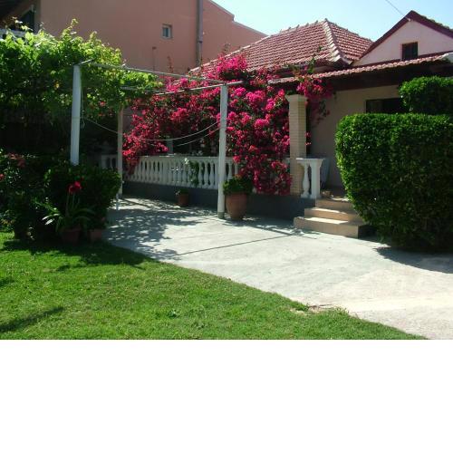 Villa Spiridoula