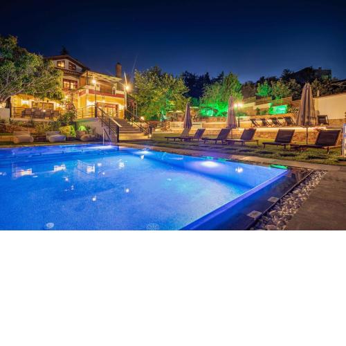Villa Staras - With Private Heated Pool & Jacuzzi