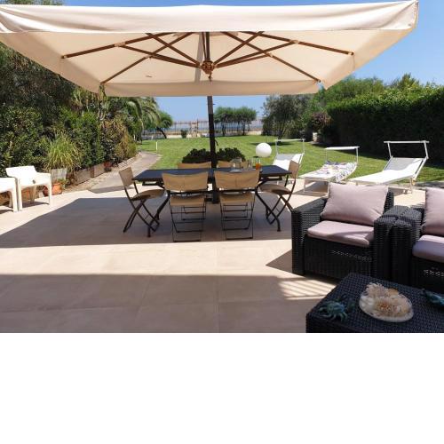 Villa sulla spiaggia tra Catania e Siracusa