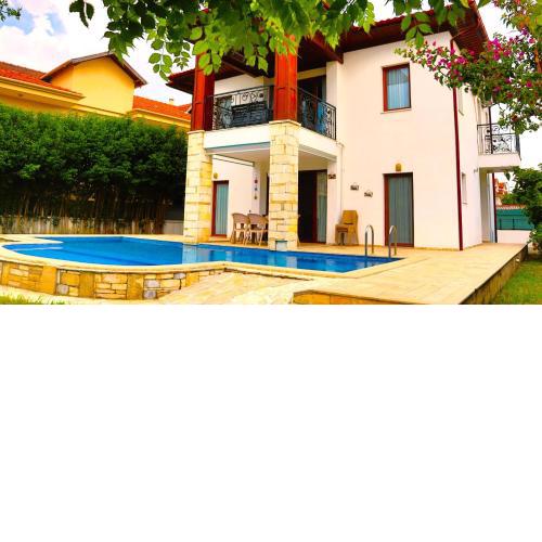 Villa Summer Life