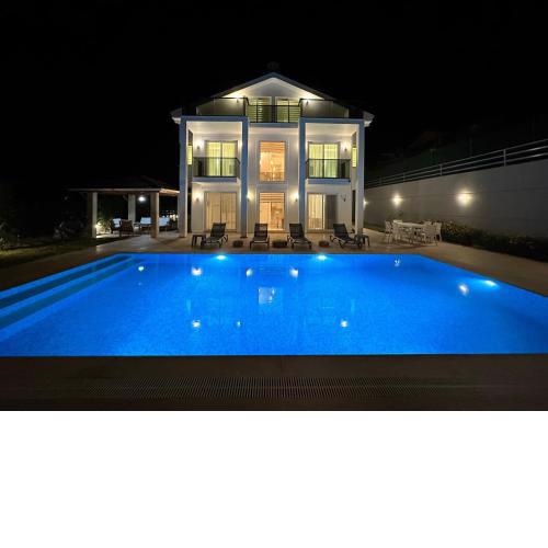 VILLA SUNSHINE