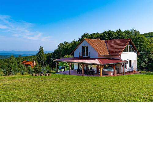 Villa Szalamandra - a Tisztás