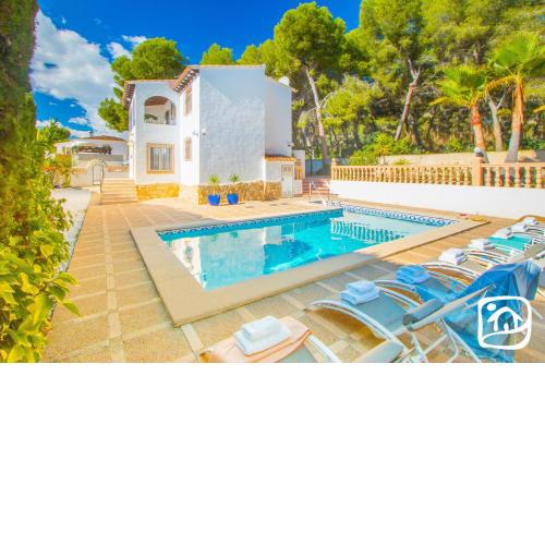 Villa Talaris by Abahana Villas