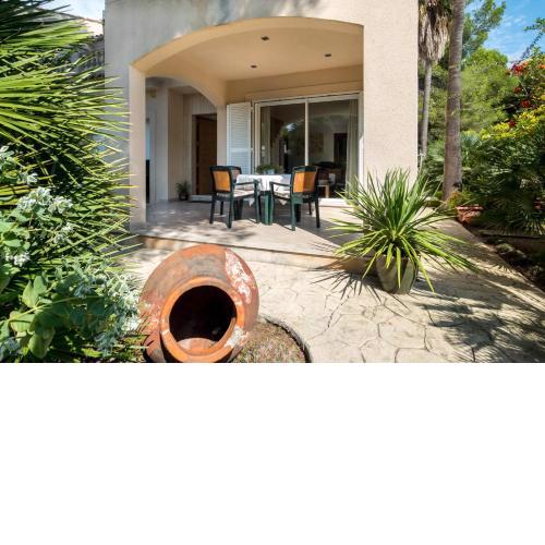Villa Tamarells with garden next to Alcudia Beach