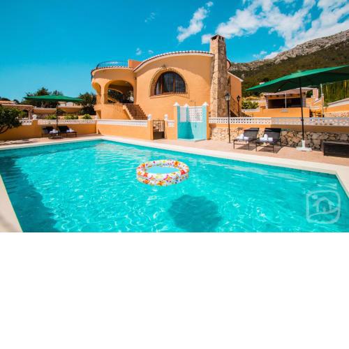 Villa Teresa by Abahana Villas