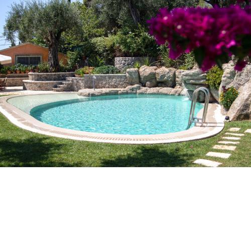 VILLA THE RED BOUGAINVILLEA