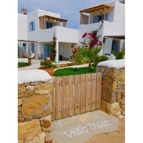 VILLA THEIA - SELENE , appartement de charme pour 4 à 6 personnes prés de la plage et du village de Koufonissi