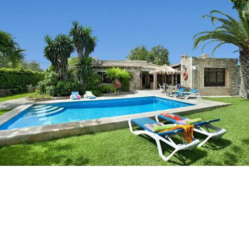 Villa Tia by Villa Plus