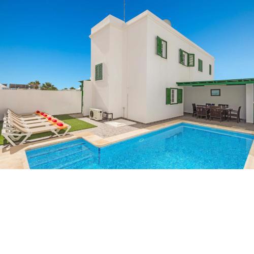 Villa Togio by Villa Plus