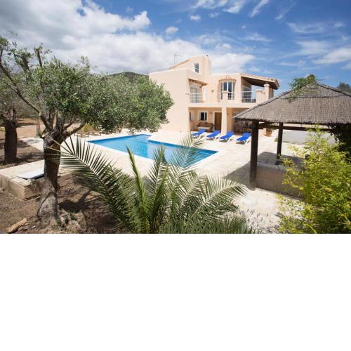 Villa Tom is a lovely modern villa located near to Playa Den Bossa and Ibiza Town
