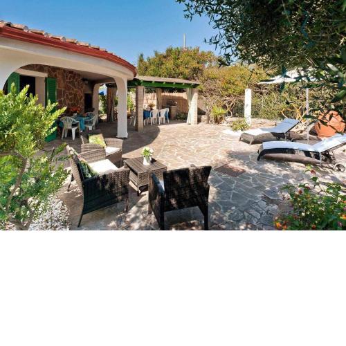 Villa Tonino 150 mt dal mare e grande spiaggia ideale famiglie e sportivi