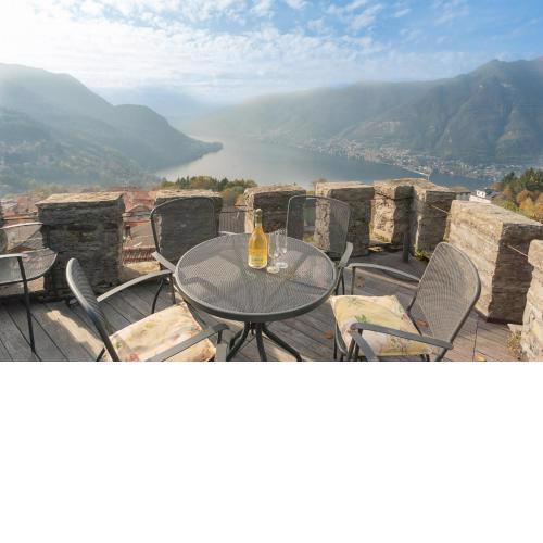 Villa Torre di Palanzo with Magnificent View by Rent All Como