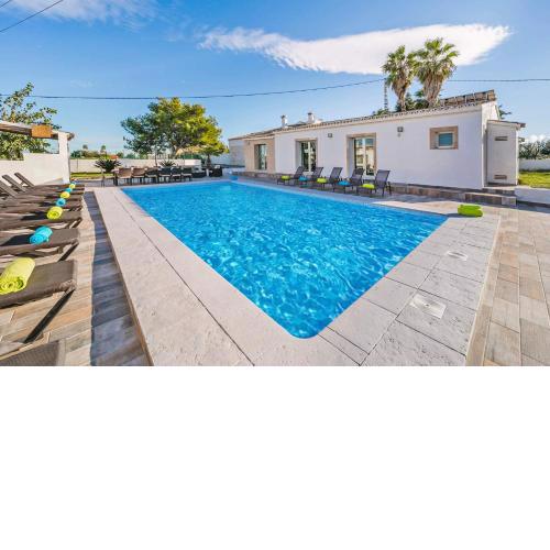 Villa Tosca by Villa Plus