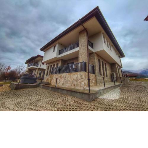 Villa Trade А