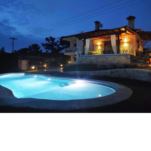 Villa Traditional Estate Heated Pool & Garden, 5 bedrooms