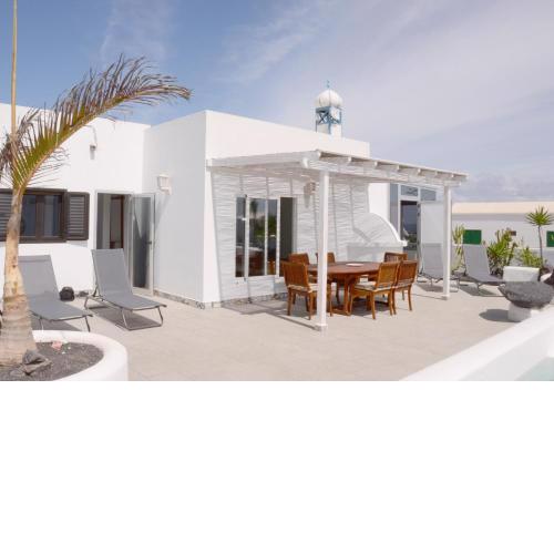 Villa Tranquilidad with amazing private terrace and heated pool