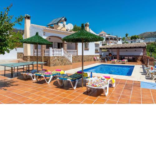 Villa Tres Olivos by Villa Plus