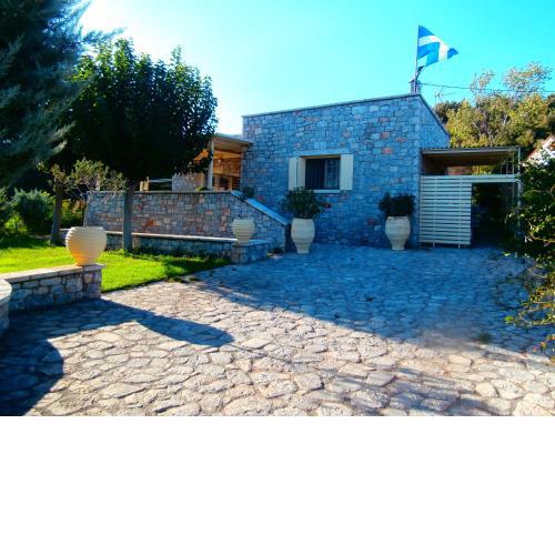 Villa Tzortzakos by Maniland