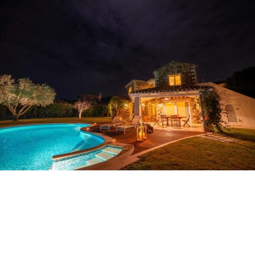 Villa Ulivo - Lusso e riservatezza per la tua vacanza in Sardegna a 500 mt dal mare