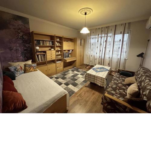 Villa Utopia, Property by LMG