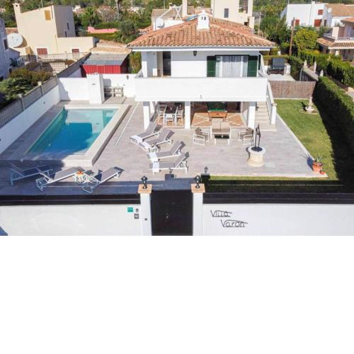 Villa Varon Blue