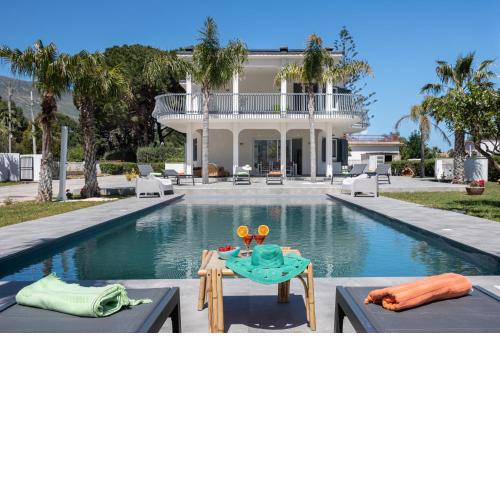 Villa vicina al mare con Piscina privata Scopello