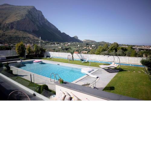 Villa Vincenzo by PosarelliVillas