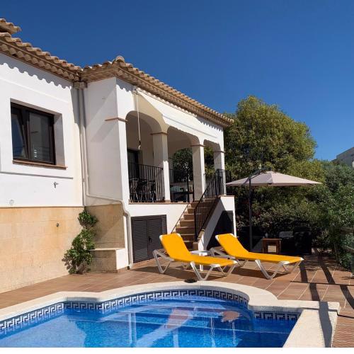 Villa Vista Bonita with private pool, 4 bedrooms, 9 people