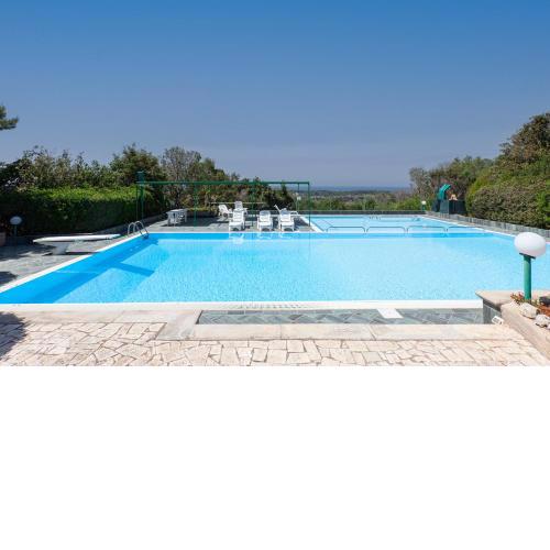 Villa vista mare con piscina 8 camere 4 bagni m450